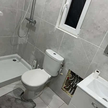 Appartement Calme Dans Villa Individuelle Bagnols-sur-Cèze Extérieur photo